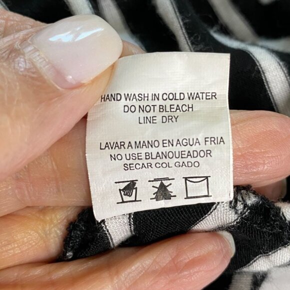 Annabelle Maternity Mixed Media Black, White, and Red Top Size XL Beachy Patriot - Picture 5 of 9